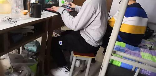 奇葩宿舍带你吃瓜